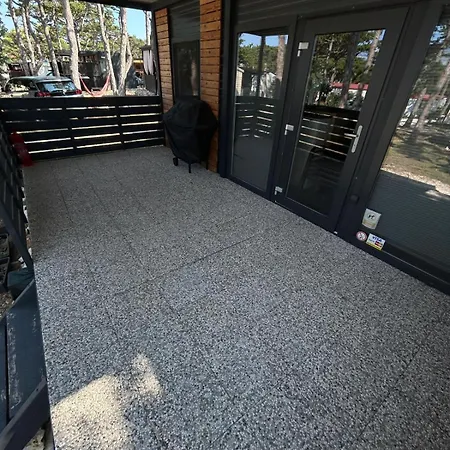 Forest House פארק נופש Ražanac