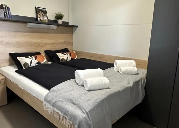 Forest House פארק נופש *